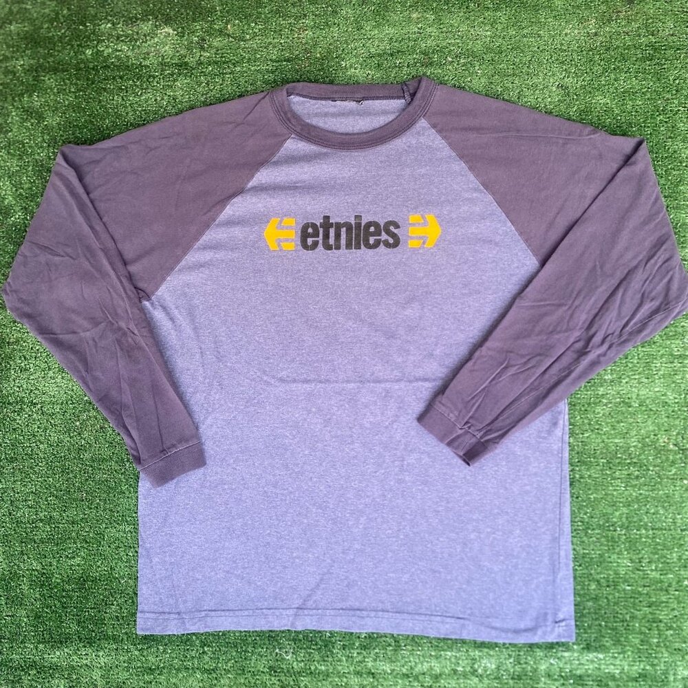 Vintage Y2K Etnies Raglan Shirt Skater Logo Long Sleeve Tee
